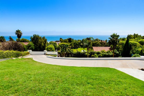 Beachside Driveway Entrance Beachside Entrance