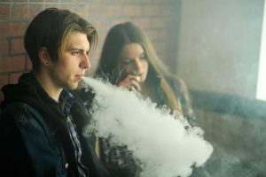 teens vaping