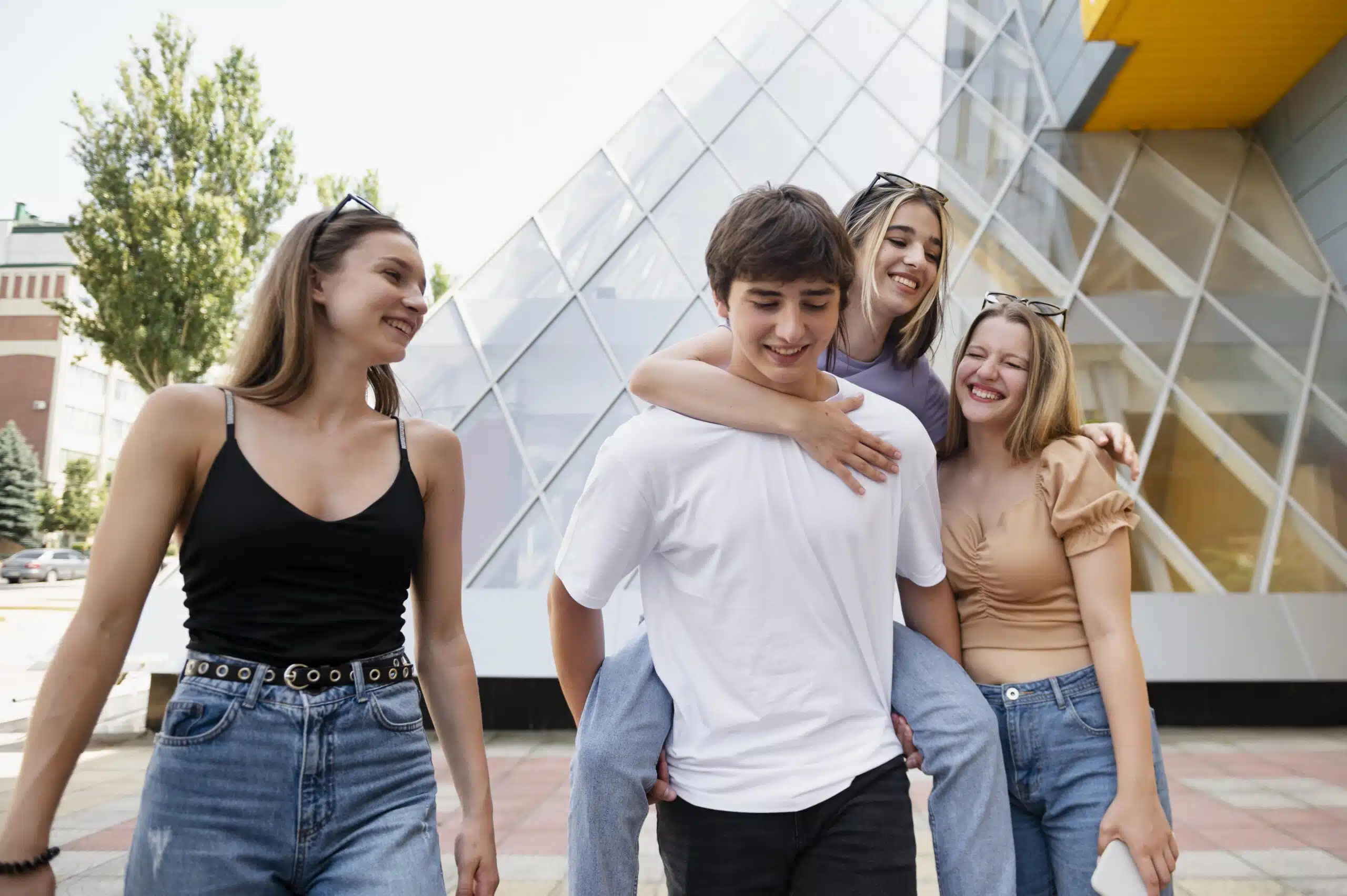 Understanding Teenage Love & Dating: What Parents Can Expect
